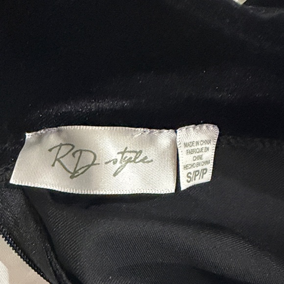 RD Style Black Stretch Velvet Midi Dress - Picture 2 of 8